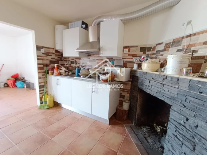 Moradia T3 para Venda em Escalos de Baixo e Mata Foto 2