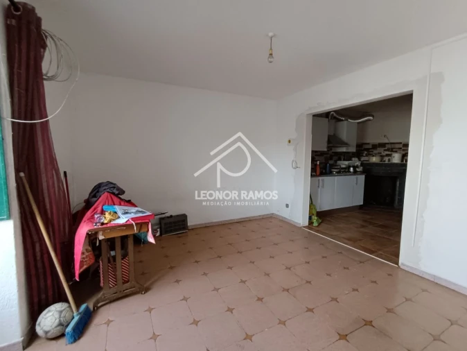 Moradia T3 para Venda em Escalos de Baixo e Mata Foto 3