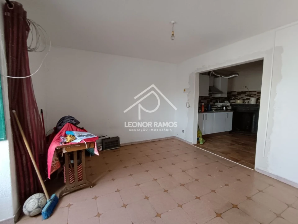 Moradia T3 para Venda em Escalos de Baixo e Mata Foto 3