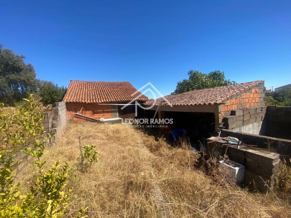 Moradia T3 para Venda em Escalos de Baixo e Mata Foto 28