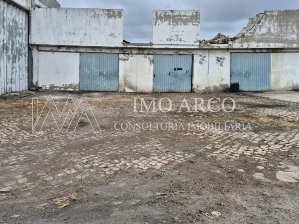 Armazém para Venda em Constantim e Vale de Nogueiras Foto 12