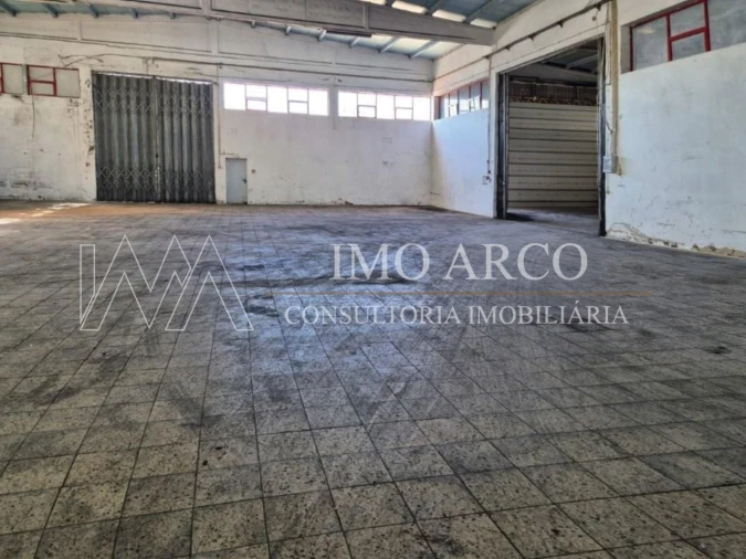 Armazém para Venda em Constantim e Vale de Nogueiras Foto 5