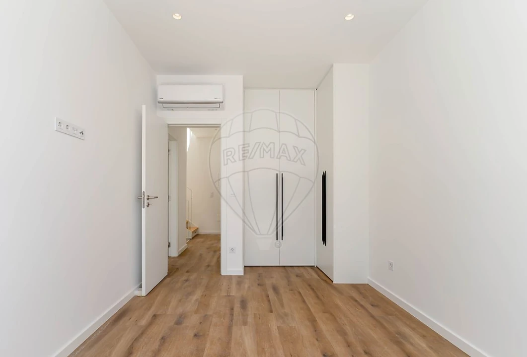 Moradia T2 para Arrendamento em Amora Foto 12