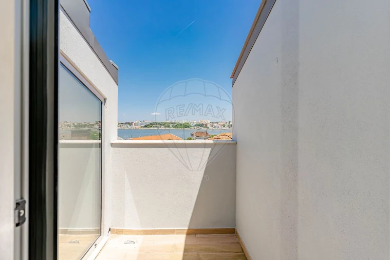 Moradia T2 para Arrendamento em Amora Foto 27