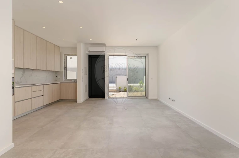 Moradia T2 para Arrendamento em Amora Foto 6