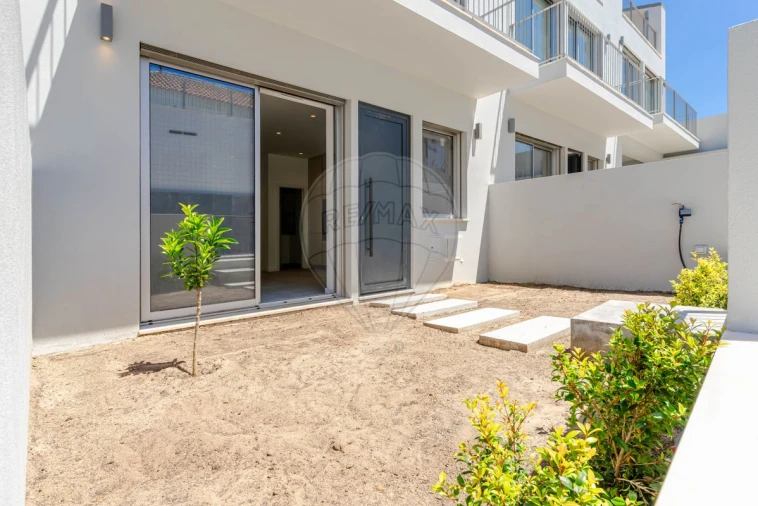 Moradia T2 para Arrendamento em Amora Foto 28