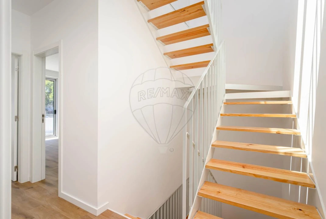 Moradia T2 para Arrendamento em Amora Foto 14