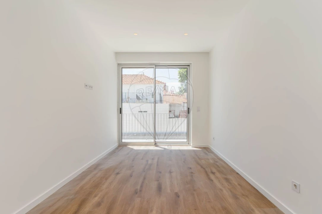 Moradia T2 para Arrendamento em Amora Foto 17