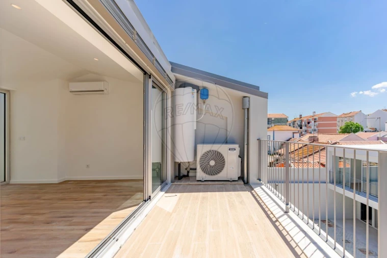 Moradia T2 para Arrendamento em Amora Foto 40