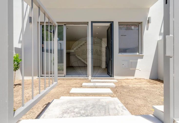 Moradia T2 para Arrendamento em Amora Foto 31