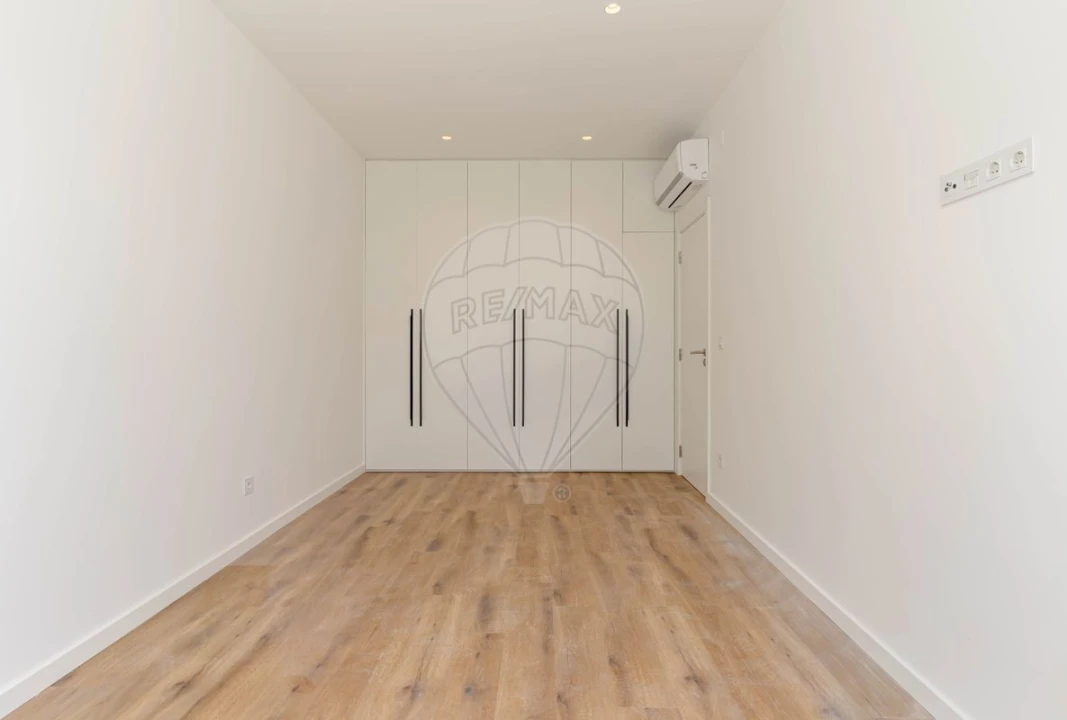 Moradia T2 para Arrendamento em Amora Foto 18