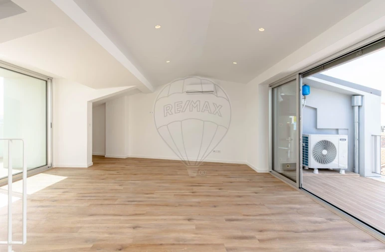 Moradia T3 para Arrendamento em Amora Foto 21