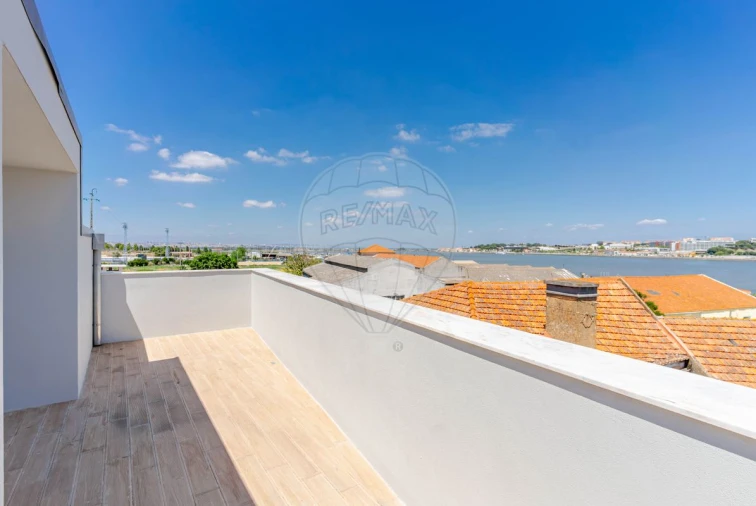 Moradia T3 para Arrendamento em Amora Foto 26