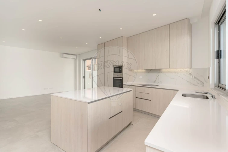 Moradia T3 para Arrendamento em Amora Foto 3