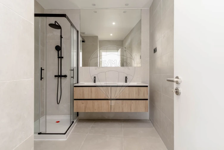 Moradia T3 para Arrendamento em Amora Foto 17