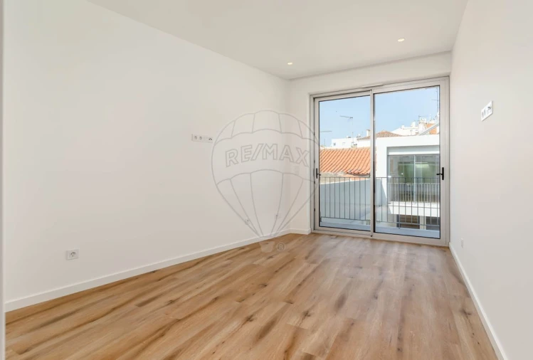 Moradia T3 para Arrendamento em Amora Foto 13