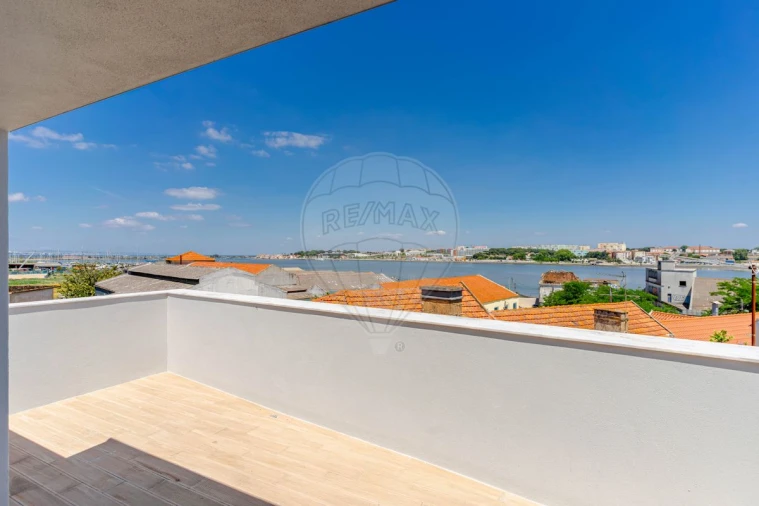 Moradia T3 para Arrendamento em Amora Foto 25