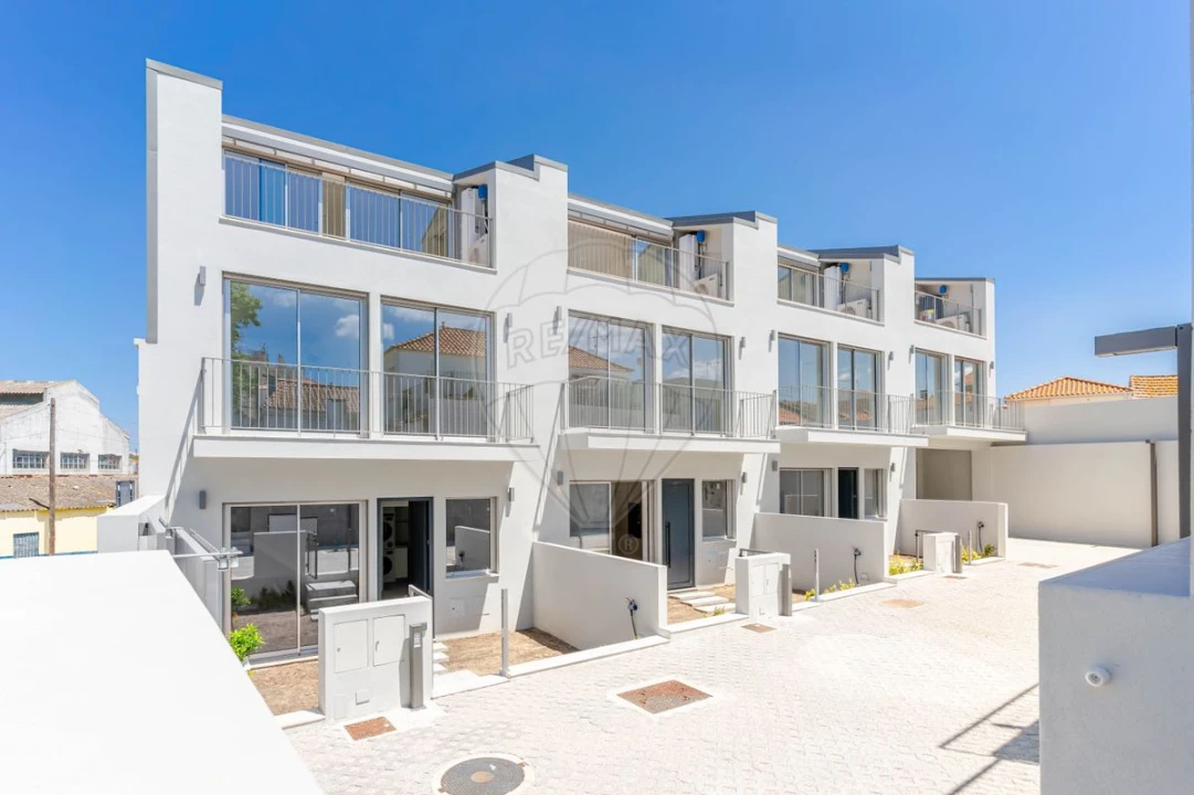 Moradia T2 para Arrendamento em Amora Foto 24