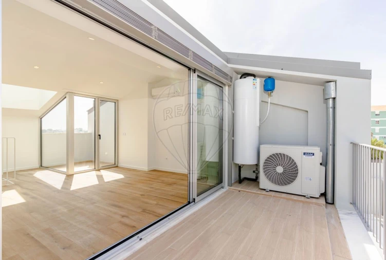 Moradia T2 para Arrendamento em Amora Foto 19