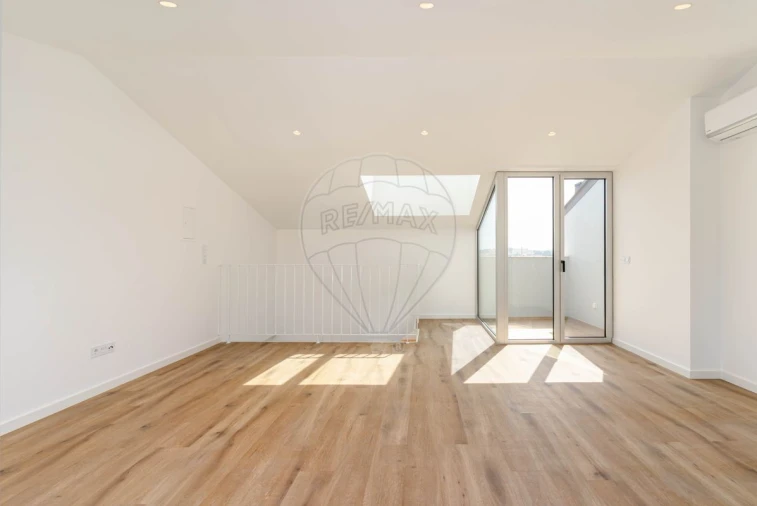 Moradia T2 para Arrendamento em Amora Foto 18