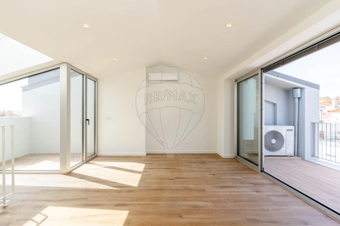 Moradia T2 para Arrendamento em Amora Foto 16