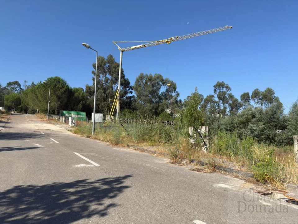 Moradia T4 para Venda em Santo Antonio dos Olivais Foto 6