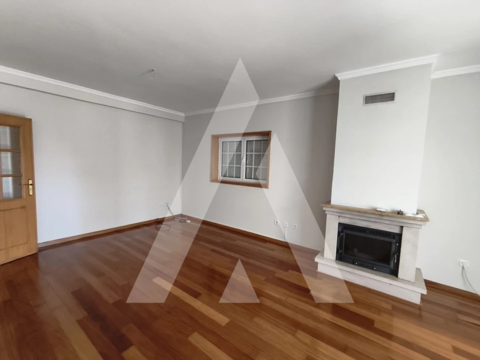 Moradia T4 para Venda em Albergaria-A-Velha e Valmaior Foto 2