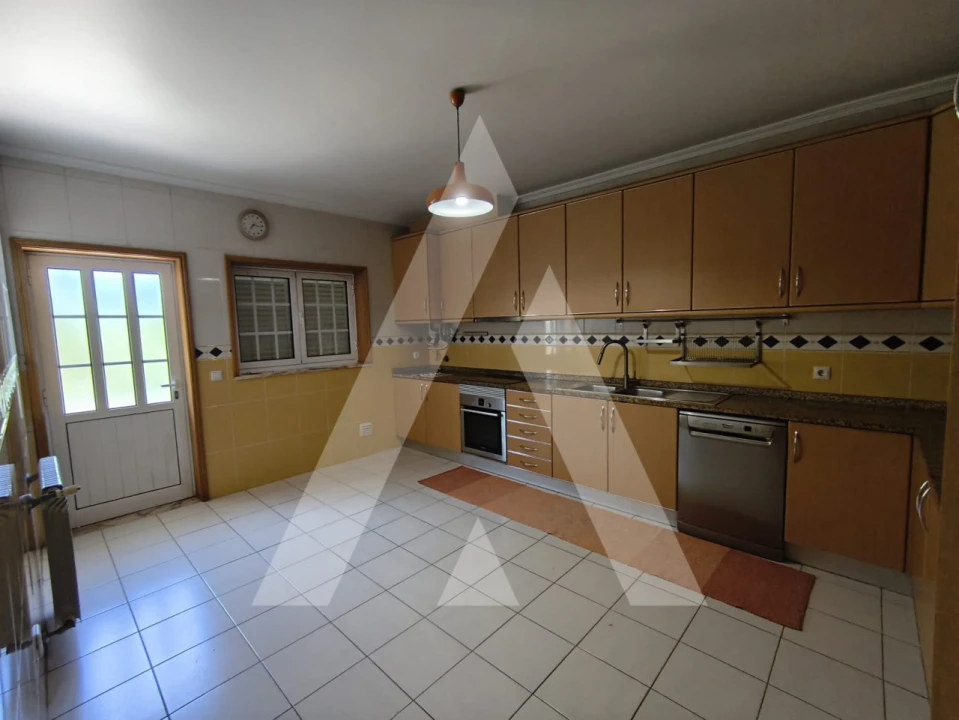 Moradia T4 para Venda em Albergaria-A-Velha e Valmaior Foto 4