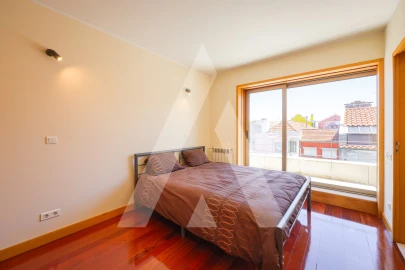 Apartamento T3 para Venda em Glória e Vera Cruz