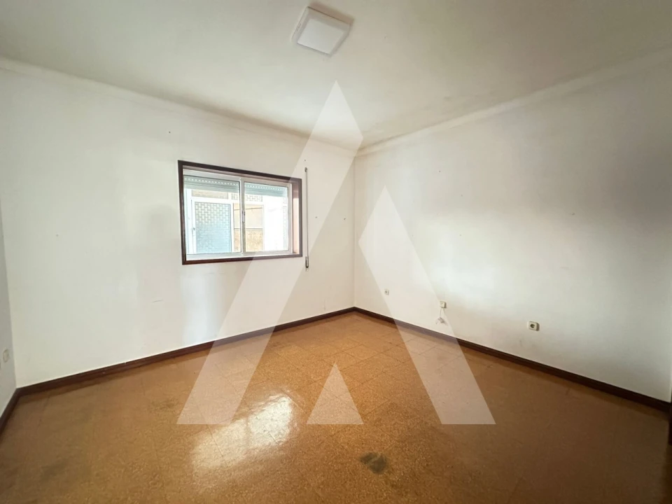 Moradia T2 para Venda em Sangalhos Foto 5