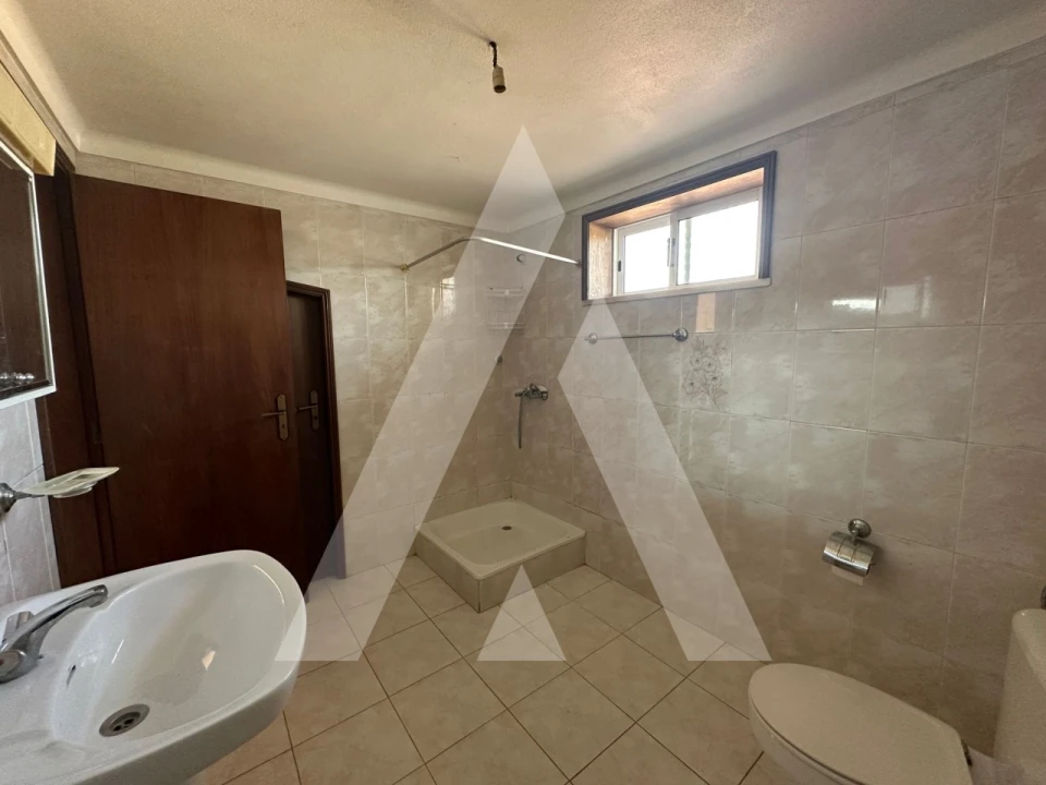 Moradia T2 para Venda em Sangalhos Foto 9