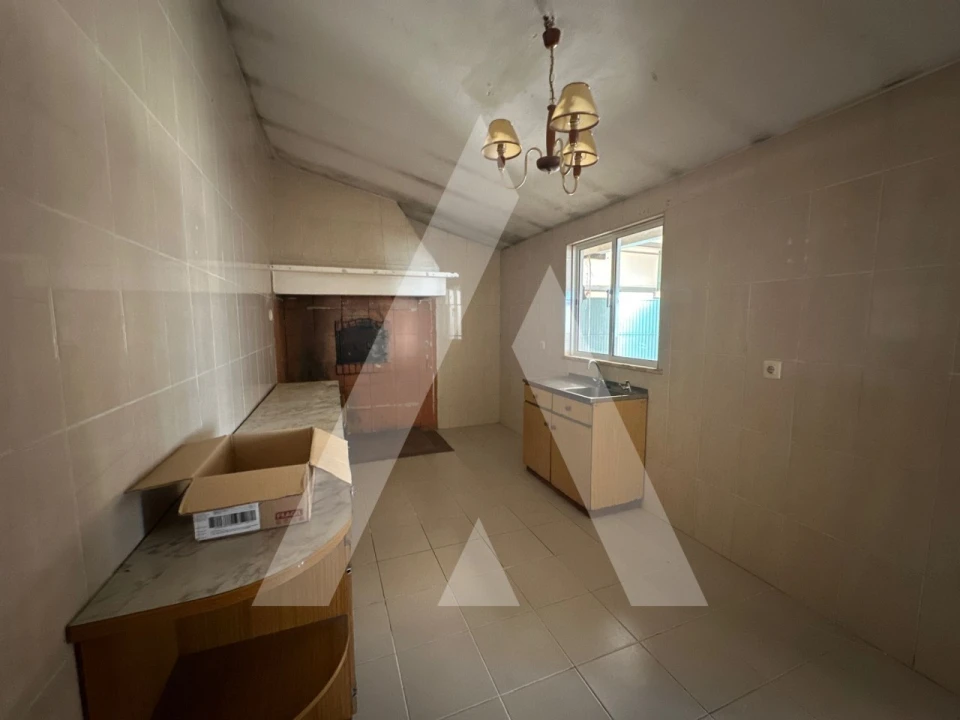 Moradia T2 para Venda em Sangalhos Foto 4