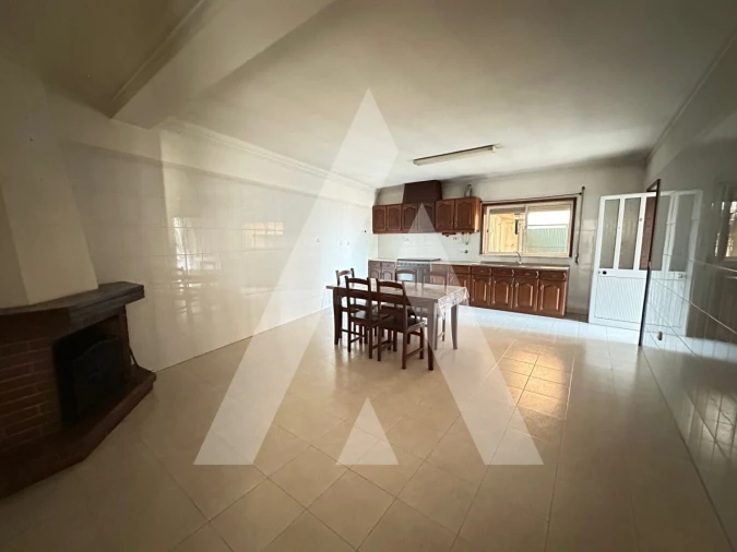 Moradia T2 para Venda em Sangalhos Foto 2