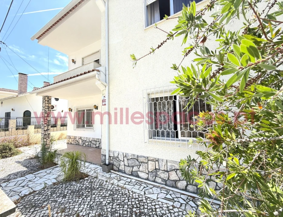 Moradia T5 para Venda em Montijo e Afonsoeiro Foto 1