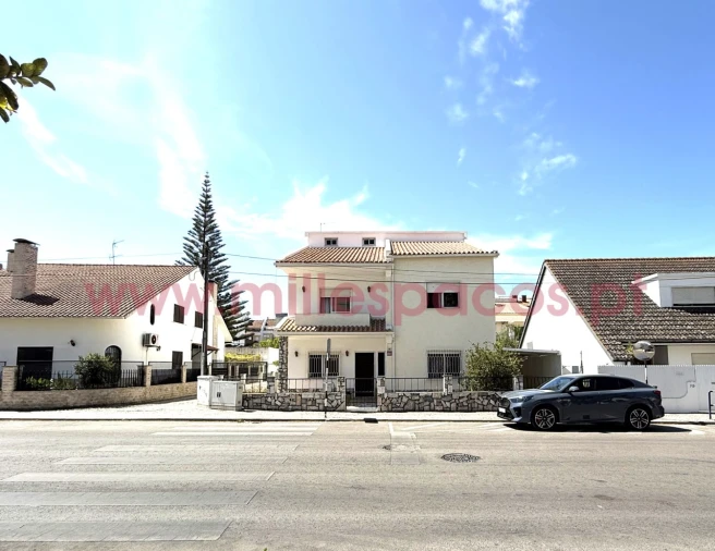 Moradia T5 para Venda em Montijo e Afonsoeiro Foto 2