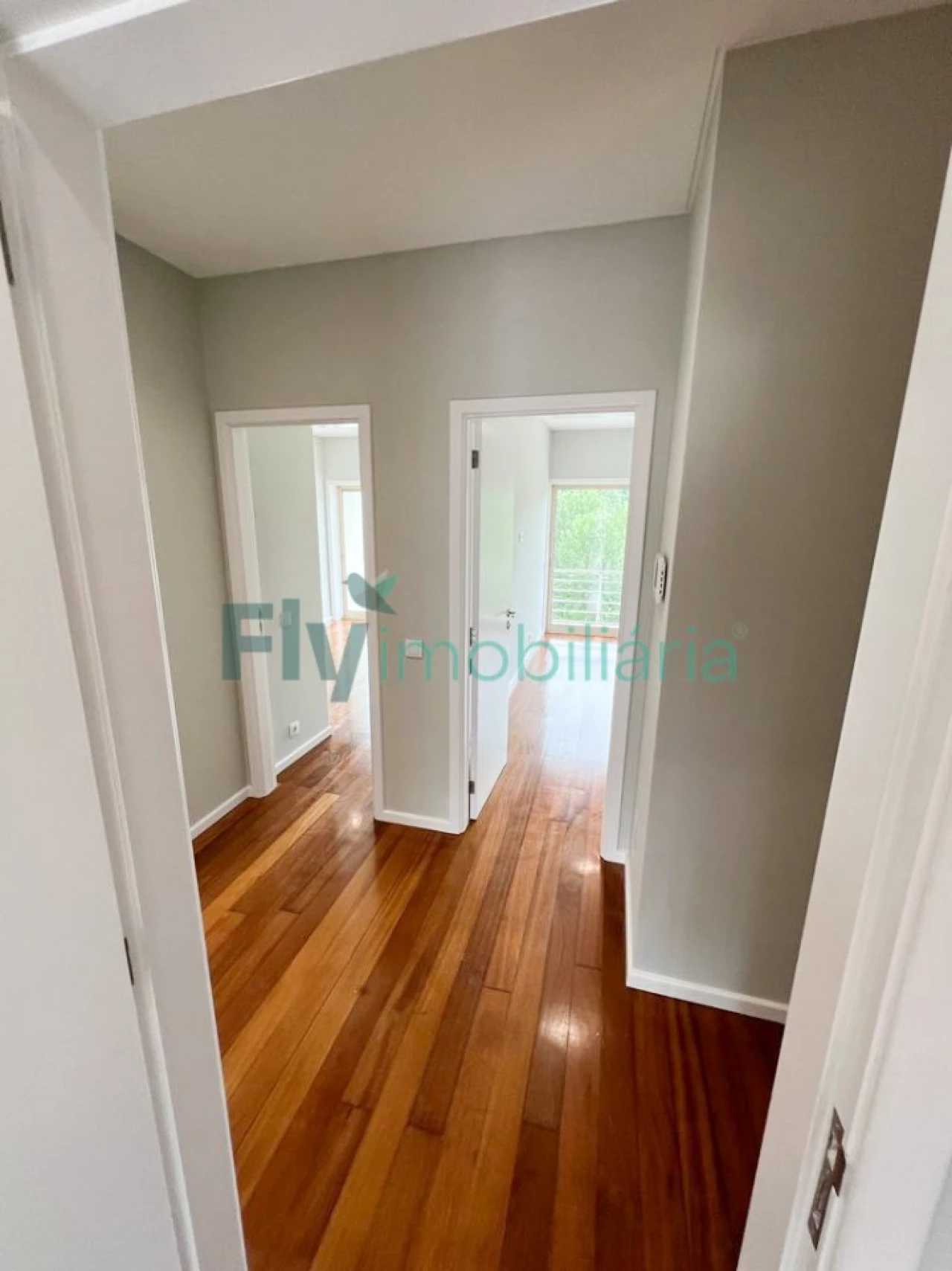 Moradia T4 para Venda em Fermentões Foto 11