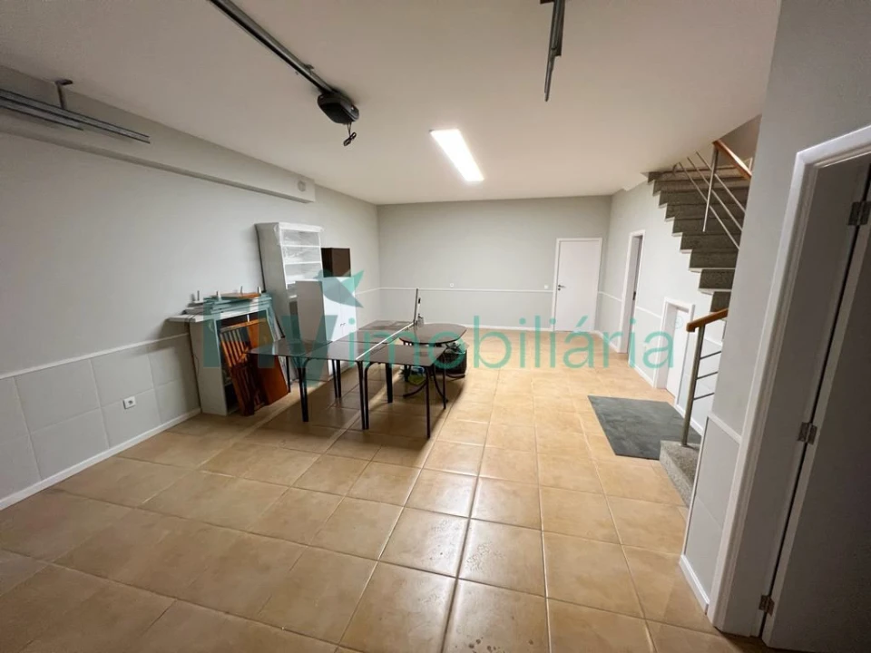 Moradia T4 para Venda em Fermentões Foto 17