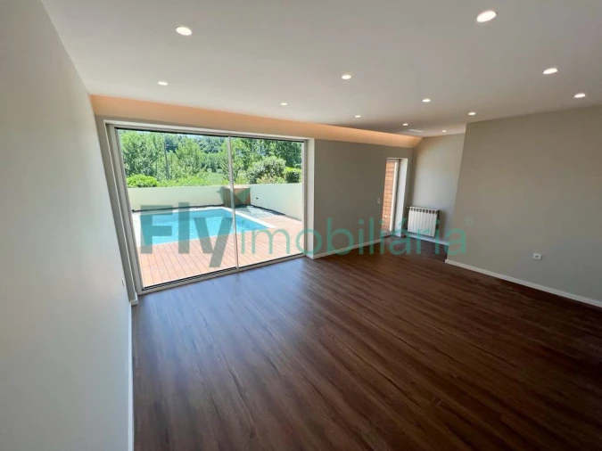 Moradia T4 para Venda em Fermentões Foto 1