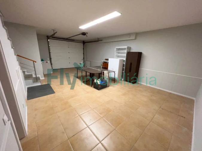 Moradia T4 para Venda em Fermentões Foto 17