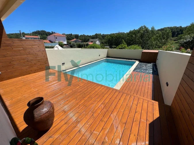 Moradia T4 para Venda em Fermentões Foto 2