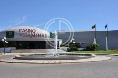 Moradia T4 para Venda em Loule (São Clemente)