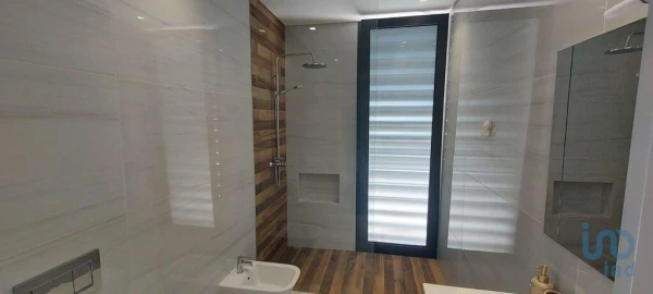 Moradia T4 para Venda em Albufeira e Olhos de Água
