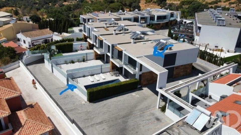 Moradia T4 para Venda em Albufeira e Olhos de Água