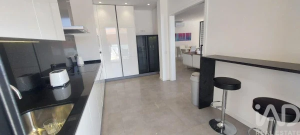 Moradia T4 para Venda em Albufeira e Olhos de Água