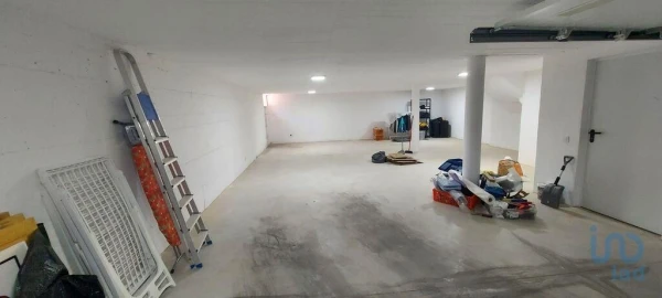 Moradia T4 para Venda em Albufeira e Olhos de Água