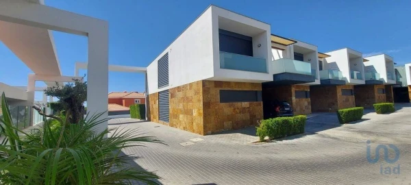 Moradia T4 para Venda em Albufeira e Olhos de Água