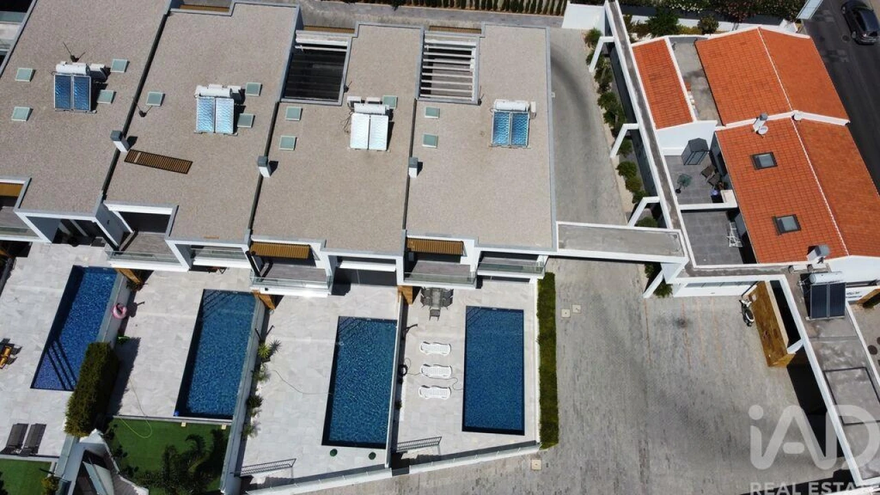 Moradia T4 para Venda em Albufeira e Olhos de Água Foto 26