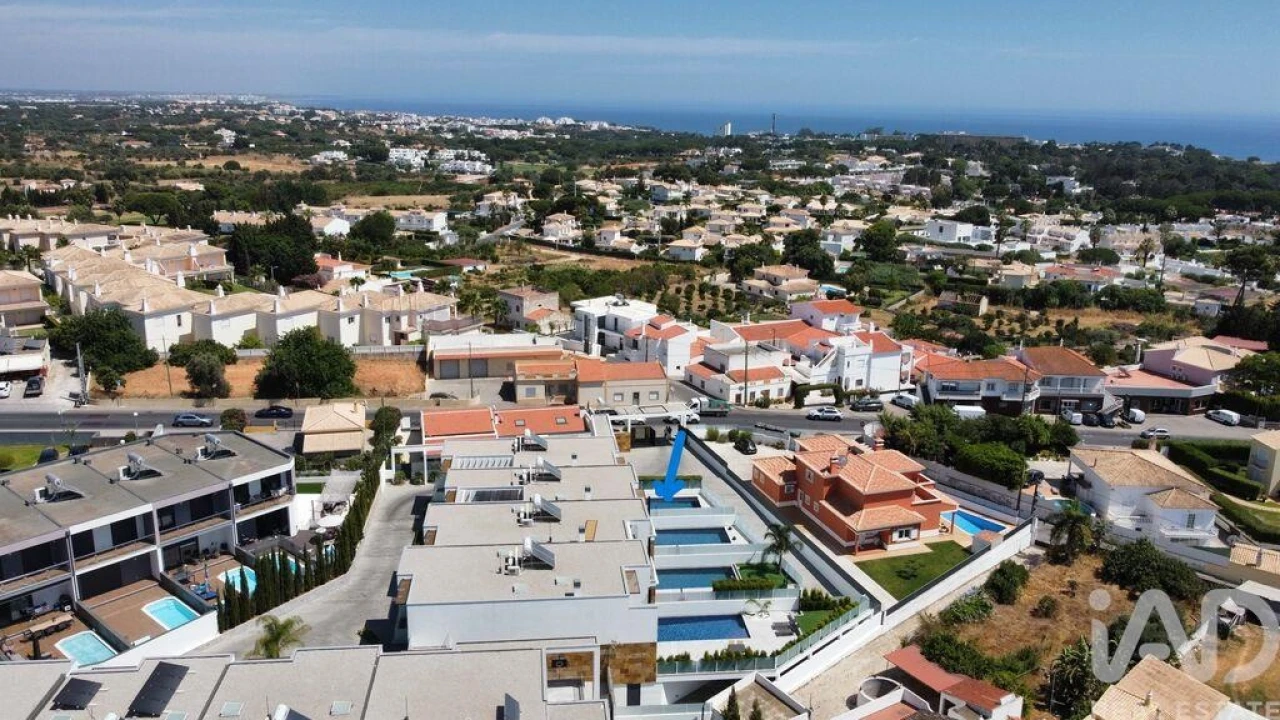 Moradia T4 para Venda em Albufeira e Olhos de Água Foto 25