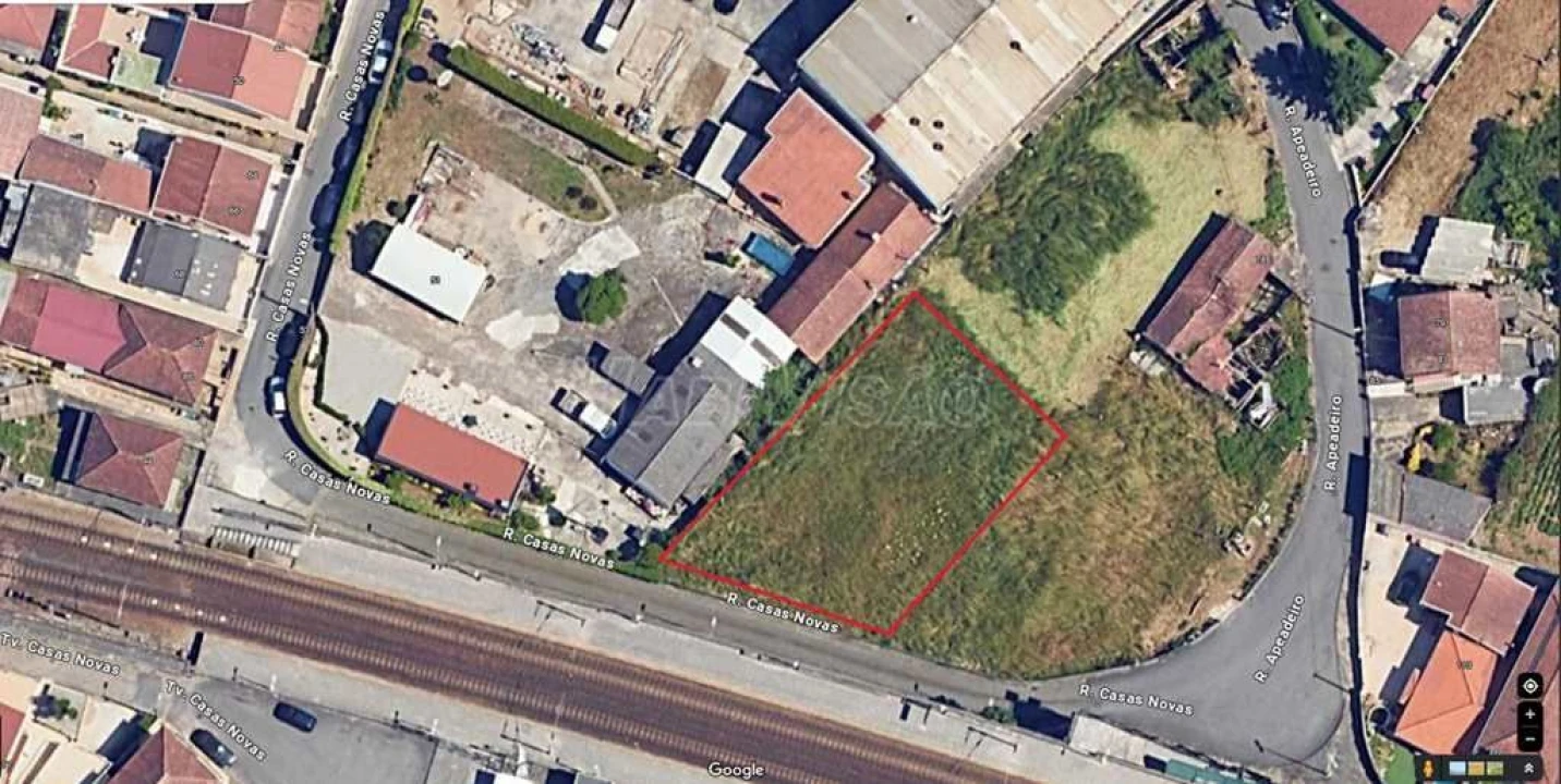 Terreno para Venda em Alfena Foto 1