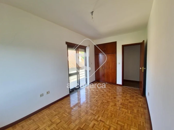 Moradia T2 para Venda em Vale Foto 3